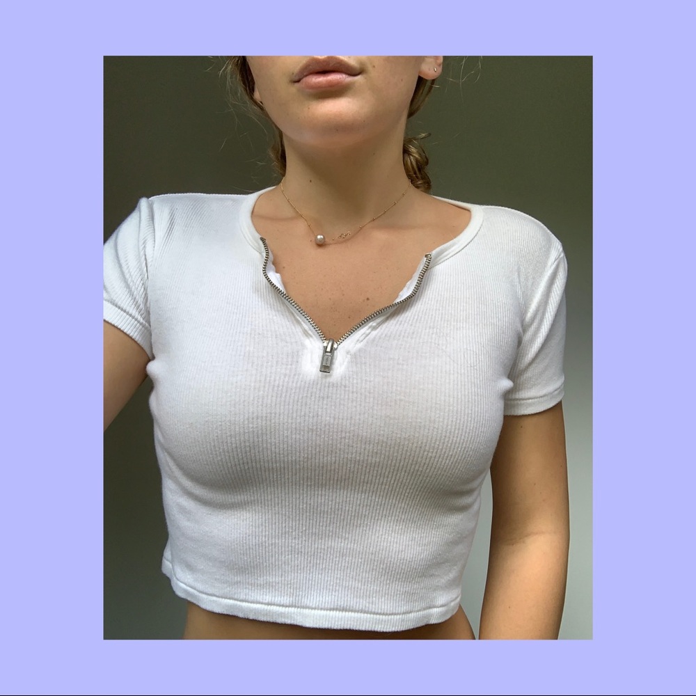 🎲 brandy Melville crop top 🎲